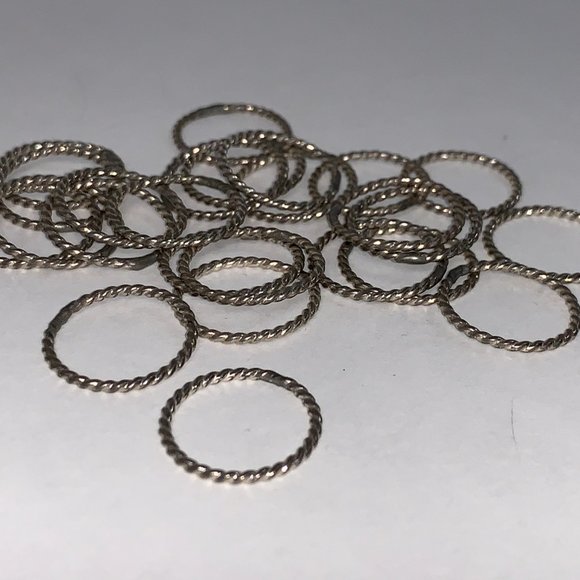 3 1/4 1.4mm Sterling Silver Thin Twist Ring - Picture 8 of 12